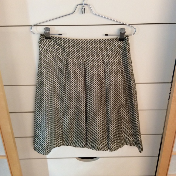 5 for $20.  Banana Republic silk skirt - Picture 1 of 5